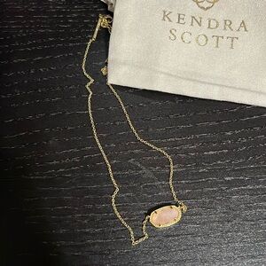 Kendra Scott necklace
